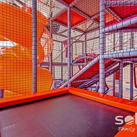 Soleo Family - W Rewalu 3 Min Od Morza - 3 Baseny, 5 Jacuzzi, Sauna, Animacje, Malpi Gaj, 3 Sale Zabaw, 4 Place Zabaw, 2 Restauracje Vakantiehuis Rewal