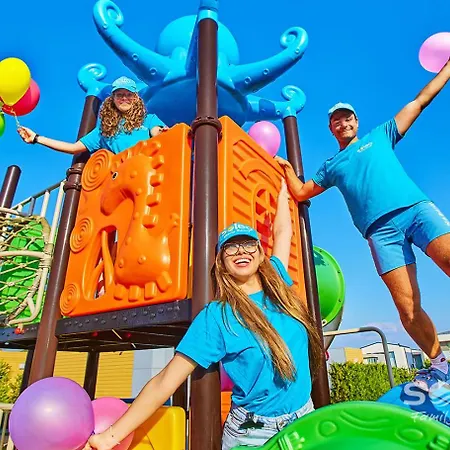 Vakantiehuis Soleo Family - W Rewalu 3 Min Od Morza - 3 Baseny, 5 Jacuzzi, Sauna, Animacje, Malpi Gaj, 3 Sale Zabaw, 4 Place Zabaw, 2 Restauracje *