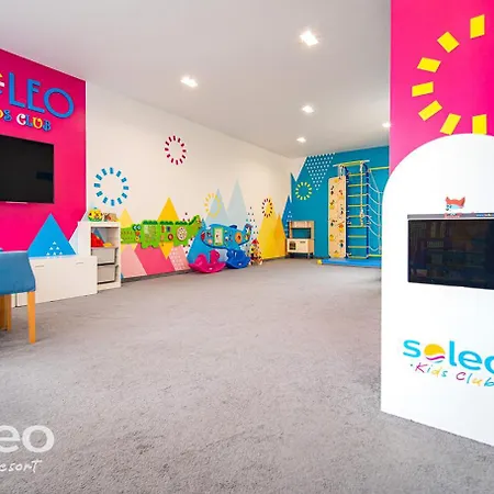 Soleo Family - W Rewalu 3 Min Od Morza - 3 Baseny, 5 Jacuzzi, Sauna, Animacje, Malpi Gaj, 3 Sale Zabaw, 4 Place Zabaw, 2 Restauracje 펜션 레왈