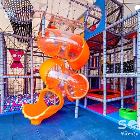 Soleo Family - W Rewalu 3 Min Od Morza - 3 Baseny, 5 Jacuzzi, Sauna, Animacje, Malpi Gaj, 3 Sale Zabaw, 4 Place Zabaw, 2 Restauracje 里沃