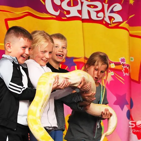 Soleo Family - W Rewalu 3 Min Od Morza - 3 Baseny, 5 Jacuzzi, Sauna, Animacje, Malpi Gaj, 3 Sale Zabaw, 4 Place Zabaw, 2 Restauracje 펜션 *