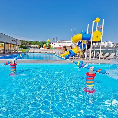 Soleo Family - W Rewalu 3 Min Od Morza - 3 Baseny, 5 Jacuzzi, Sauna, Animacje, Malpi Gaj, 3 Sale Zabaw, 4 Place Zabaw, 2 Restauracje Vakantiehuis Rewal