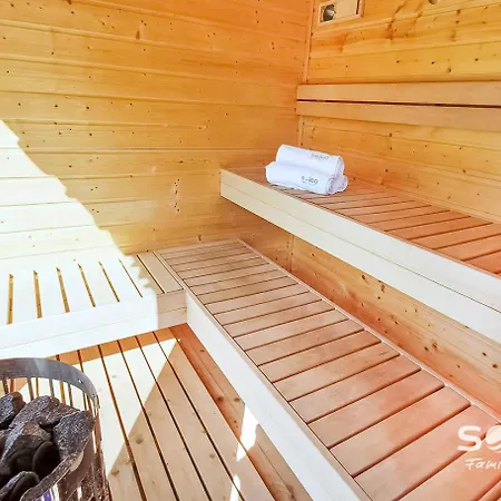Casa vacanze Soleo Family - W Rewalu 3 Min Od Morza - 3 Baseny, 5 Jacuzzi, Sauna, Animacje, Malpi Gaj, 3 Sale Zabaw, 4 Place Zabaw, 2 Restauracje