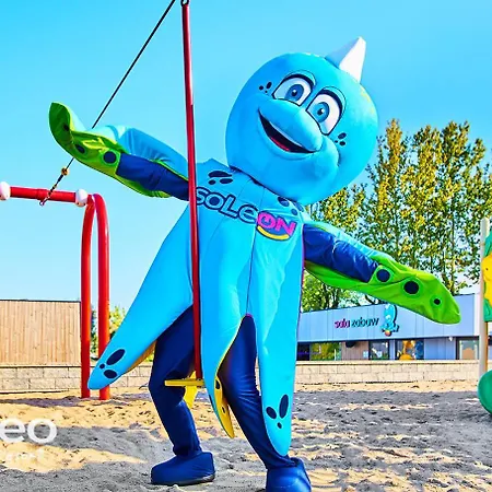 Soleo Family - W Rewalu 3 Min Od Morza - 3 Baseny, 5 Jacuzzi, Sauna, Animacje, Malpi Gaj, 3 Sale Zabaw, 4 Place Zabaw, 2 Restauracje Rewal