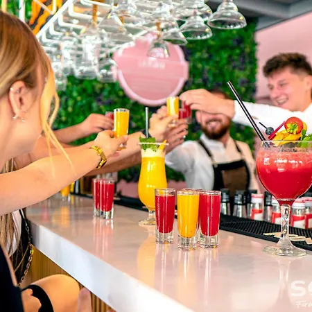 Soleo Family - W Rewalu 3 Min Od Morza - 3 Baseny, 5 Jacuzzi, Sauna, Animacje, Malpi Gaj, 3 Sale Zabaw, 4 Place Zabaw, 2 Restauracje Vakantiehuis *