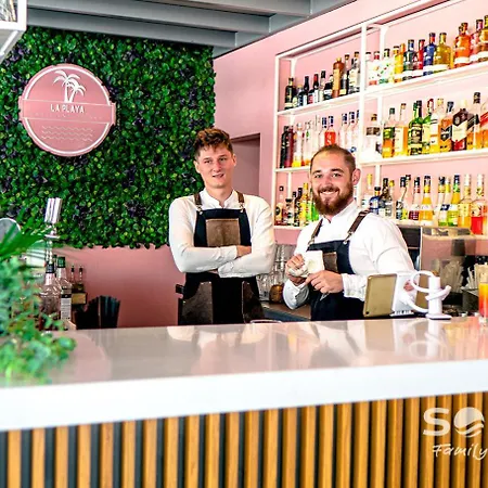 Soleo Family - W Rewalu 3 Min Od Morza - 3 Baseny, 5 Jacuzzi, Sauna, Animacje, Malpi Gaj, 3 Sale Zabaw, 4 Place Zabaw, 2 Restauracje Vakantiehuis Rewal