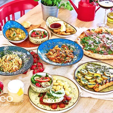 Vakantiehuis Soleo Family - W Rewalu 3 Min Od Morza - 3 Baseny, 5 Jacuzzi, Sauna, Animacje, Malpi Gaj, 3 Sale Zabaw, 4 Place Zabaw, 2 Restauracje *