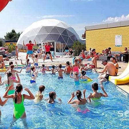 Soleo Family - W Rewalu 3 Min Od Morza - 3 Baseny, 5 Jacuzzi, Sauna, Animacje, Malpi Gaj, 3 Sale Zabaw, 4 Place Zabaw, 2 Restauracje Rewal