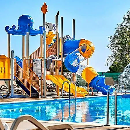 Hébergement de vacances Soleo Family - W Rewalu 3 Min Od Morza - 3 Baseny, 5 Jacuzzi, Sauna, Animacje, Malpi Gaj, 3 Sale Zabaw, 4 Place Zabaw, 2 Restauracje Rewal