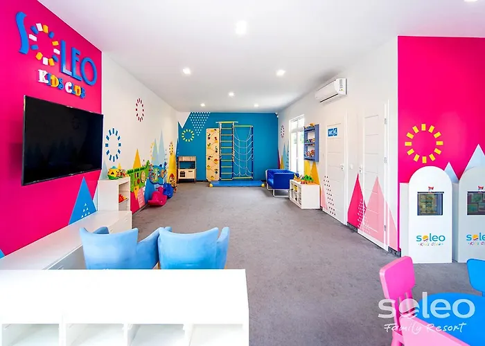 Soleo Family - W Rewalu 3 Min Od Morza - 3 Baseny, 5 Jacuzzi, Sauna, Animacje, Malpi Gaj, 3 Sale Zabaw, 4 Place Zabaw, 2 Restauracje