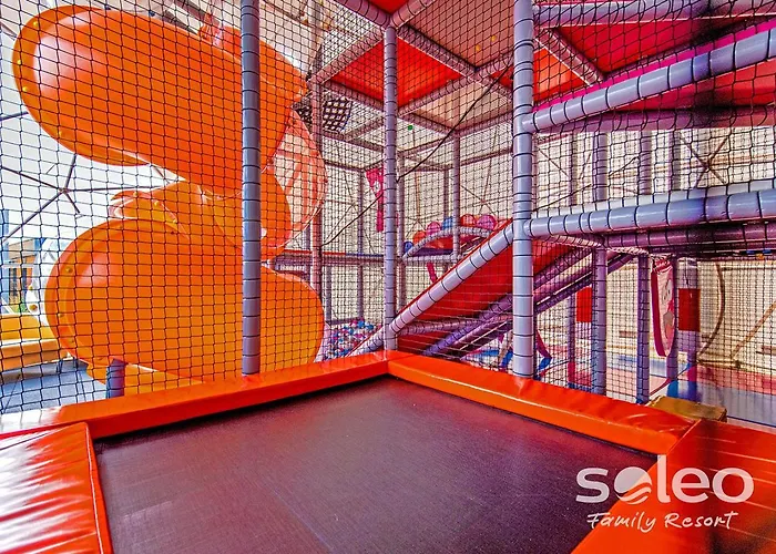Soleo Family - W Rewalu 3 Min Od Morza - 3 Baseny, 5 Jacuzzi, Sauna, Animacje, Malpi Gaj, 3 Sale Zabaw, 4 Place Zabaw, 2 Restauracje Prázdninový dům Rewal