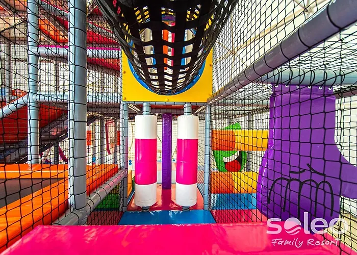 Prázdninový dům Soleo Family - W Rewalu 3 Min Od Morza - 3 Baseny, 5 Jacuzzi, Sauna, Animacje, Malpi Gaj, 3 Sale Zabaw, 4 Place Zabaw, 2 Restauracje