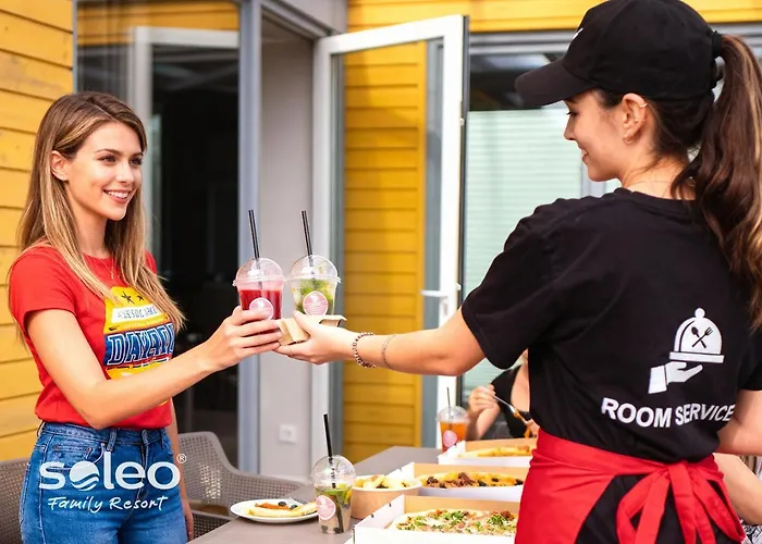 Prázdninový dům Soleo Family - W Rewalu 3 Min Od Morza - 3 Baseny, 5 Jacuzzi, Sauna, Animacje, Malpi Gaj, 3 Sale Zabaw, 4 Place Zabaw, 2 Restauracje