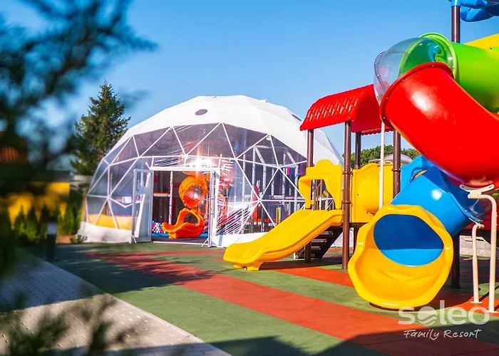 Soleo Family - W Rewalu 3 Min Od Morza - 3 Baseny, 5 Jacuzzi, Sauna, Animacje, Malpi Gaj, 3 Sale Zabaw, 4 Place Zabaw, 2 Restauracje Rewal