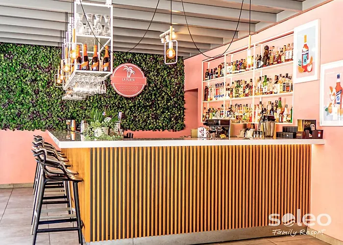 Soleo Family - W Rewalu 3 Min Od Morza - 3 Baseny, 5 Jacuzzi, Sauna, Animacje, Malpi Gaj, 3 Sale Zabaw, 4 Place Zabaw, 2 Restauracje * Rewal