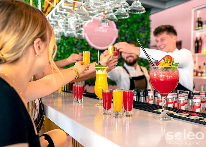 Soleo Family - W Rewalu 3 Min Od Morza - 3 Baseny, 5 Jacuzzi, Sauna, Animacje, Malpi Gaj, 3 Sale Zabaw, 4 Place Zabaw, 2 Restauracje Prázdninový dům *